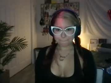 hot cam girl 40ozgoomba image #3619430