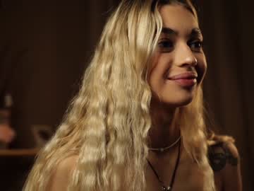 hot cam girl cuteelsa_ image #3442813