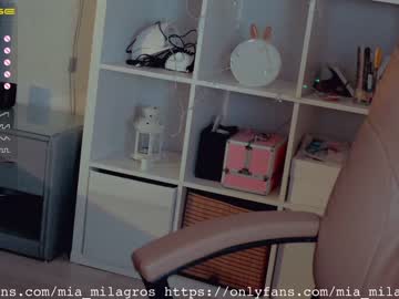hot cam girl mia_milagros image #421554