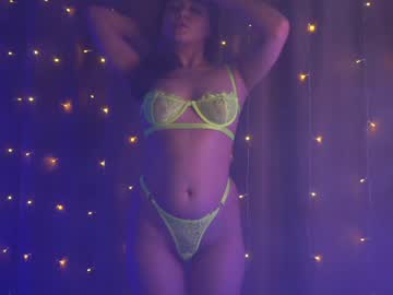 hot cam girl helenmoors image #3286937