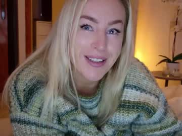 hot cam girl christinasiemone image #4674800