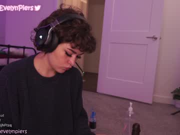 hot cam girl evelynpiers image #1622739