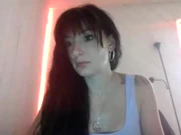 lonely_housewife143 hot cam