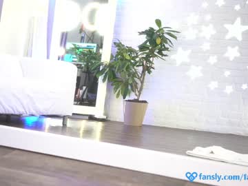 hot cam girl eva_fashionista image #1827762