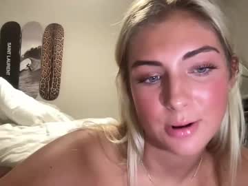 lovelyaveryy hot cam