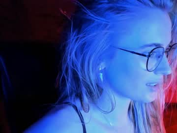 hot cam girl linellali image #1941571