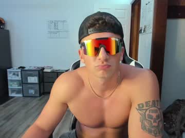 hot cam couple cowsgomoo101 image #1917539