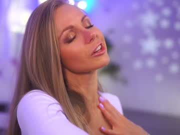 hot cam girl eva_fashionista image #3689739