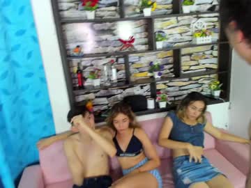 hot cam couple little_daphne image #937975