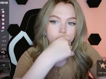 hot cam girl small_blondee image #3060387