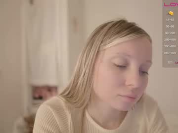 hot cam girl pureangeldolores image #3975739