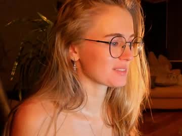 hot cam girl linellali image #1955083