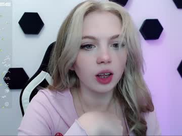 hot cam girl small_blondee image #2680614