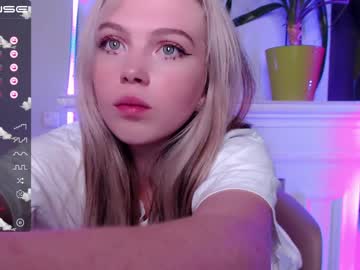 hot cam girl small_blondee image #1698337