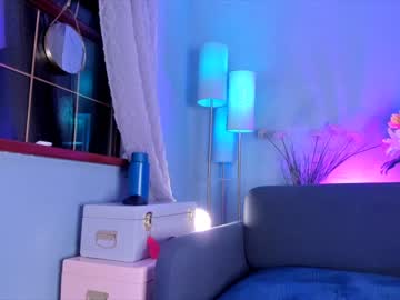 hot cam girl littlee33 image #3655208