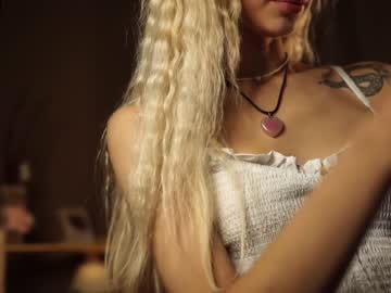 hot cam girl cuteelsa_ image #3443022