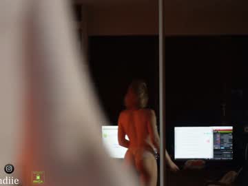 hot cam girl bestblondiiecb image #4014408