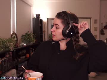 hot cam girl evelynpiers image #3483458