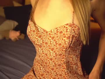 hot cam girl cuteelsa_ image #3978412