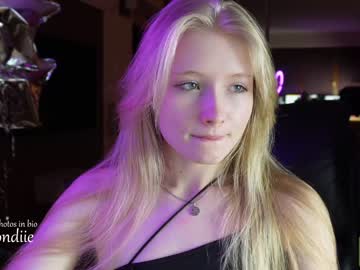 hot cam girl bestblondiiecb image #2556591