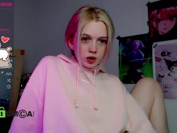 hot cam girl small_blondee image #2226725