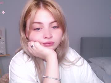 hot cam girl shy_blondiee image #3593716