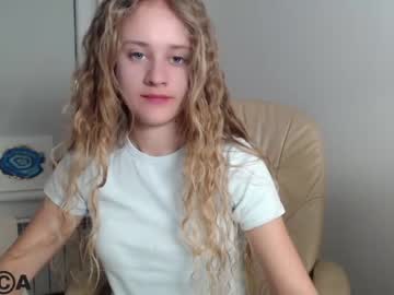 hot cam girl loveinemili image #2614413