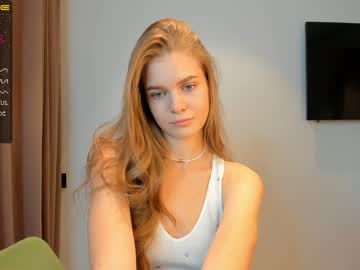 hot cam girl carolynsveronica image #3342222