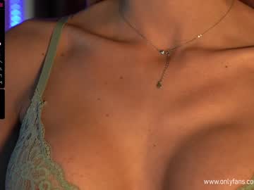 hot cam girl little_dutch image #359616