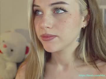 hot cam girl mia_milagros image #1138787