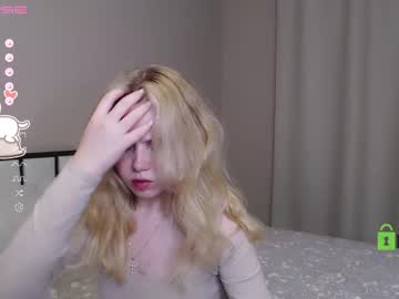 hot cam girl small_blondee image #2439001