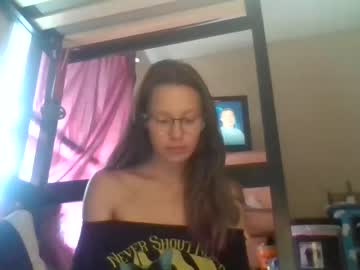 hot cam girl little_and_petite image #2990183