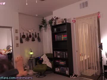 hot cam girl evelynpiers image #2768119