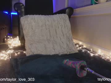 hot cam girl taylor_love_303 image #2246150