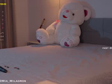 hot cam girl mia_milagros image #2229927