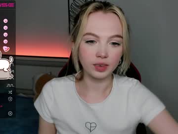 hot cam girl small_blondee image #2465172