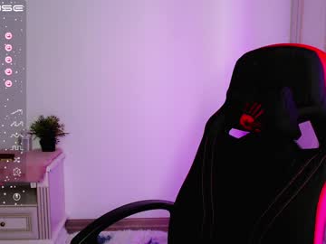 hot cam girl small_blondee image #2533097