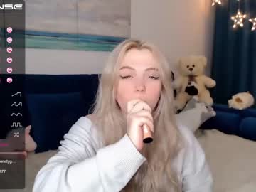 hot cam girl small_blondee image #947059
