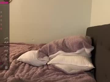 hot cam girl snugglecharm image #2459127