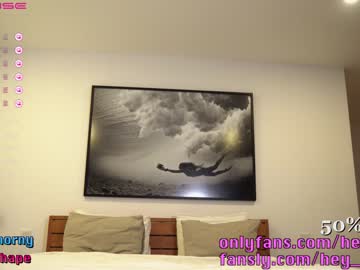 hot cam girl heyhorny_cb image #2393621