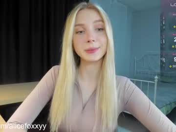 hot cam girl oh_honey_ image #3830911