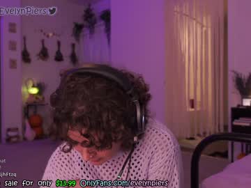 hot cam girl evelynpiers image #2033803