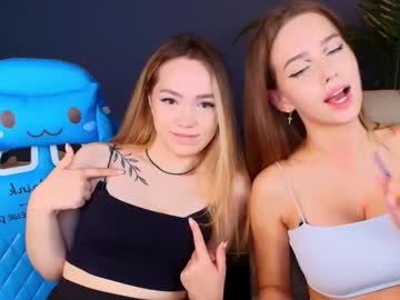 top_twins hot cam