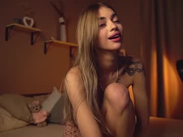 hot cam girl cuteelsa_ image #3834907