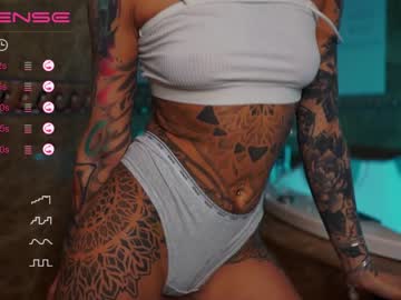 hot cam girl nickyneck image #2802691