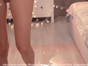 hot cam girl mia_milagros image #1733498