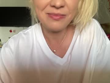 hot cam girl kiradivine image #3051612