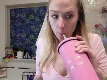 hot cam girl pr3ttyp1nkpussy image #2230360
