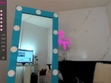 hot cam girl sweet_littleee image #1010460