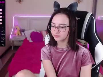hot cam girl queen_kitty1818 image #2193366